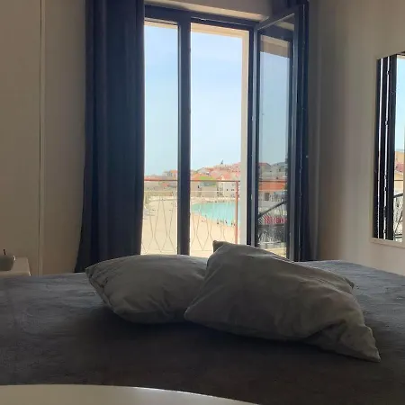 22 - Beachfront Примоштен