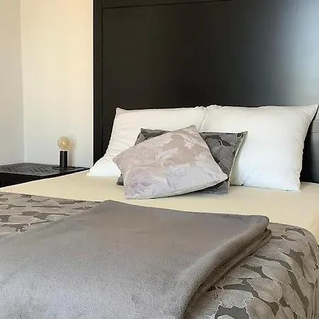 22 - Beachfront Гостевой дом Примоштен