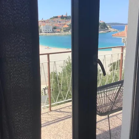 22 - Beachfront *