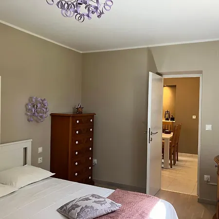 22 - Beachfront Примоштен