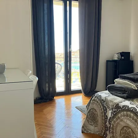 22 - Beachfront Примоштен