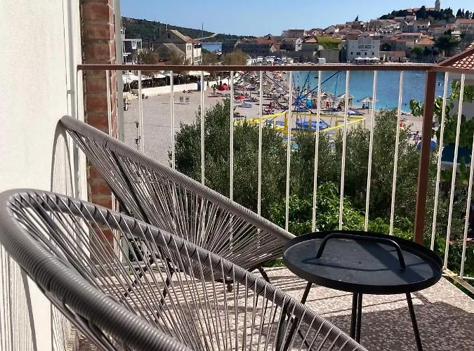 Gostinjska kuća 22 - Beachfront Primosten