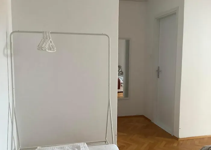 Gostinjska kuća 22 - Beachfront 3*