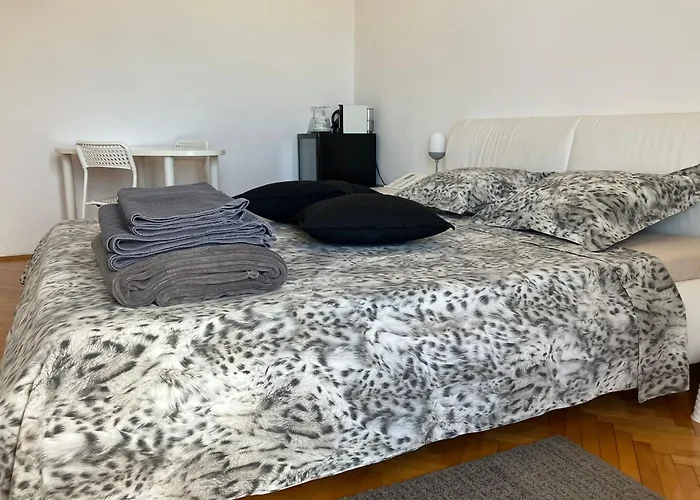 22 - Beachfront بيت ضيافة Primošten