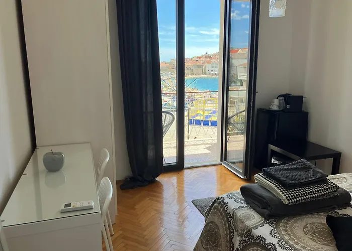 22 - Beachfront 3* Primosten